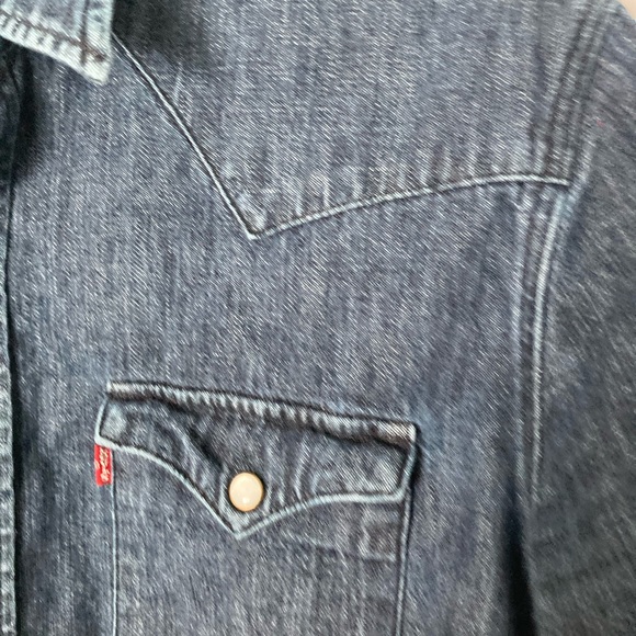LEVI’S JEAN SHIRT. - Picture 2 of 7